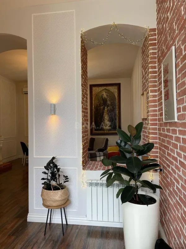 Kirayə verilir 2 otaqlı mənzil 80 m²