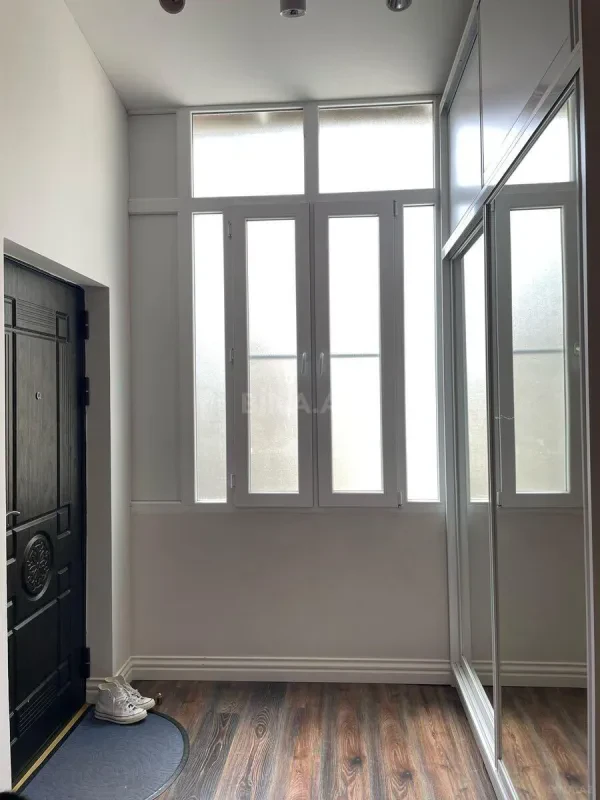 Kirayə verilir 2 otaqlı mənzil 80 m²