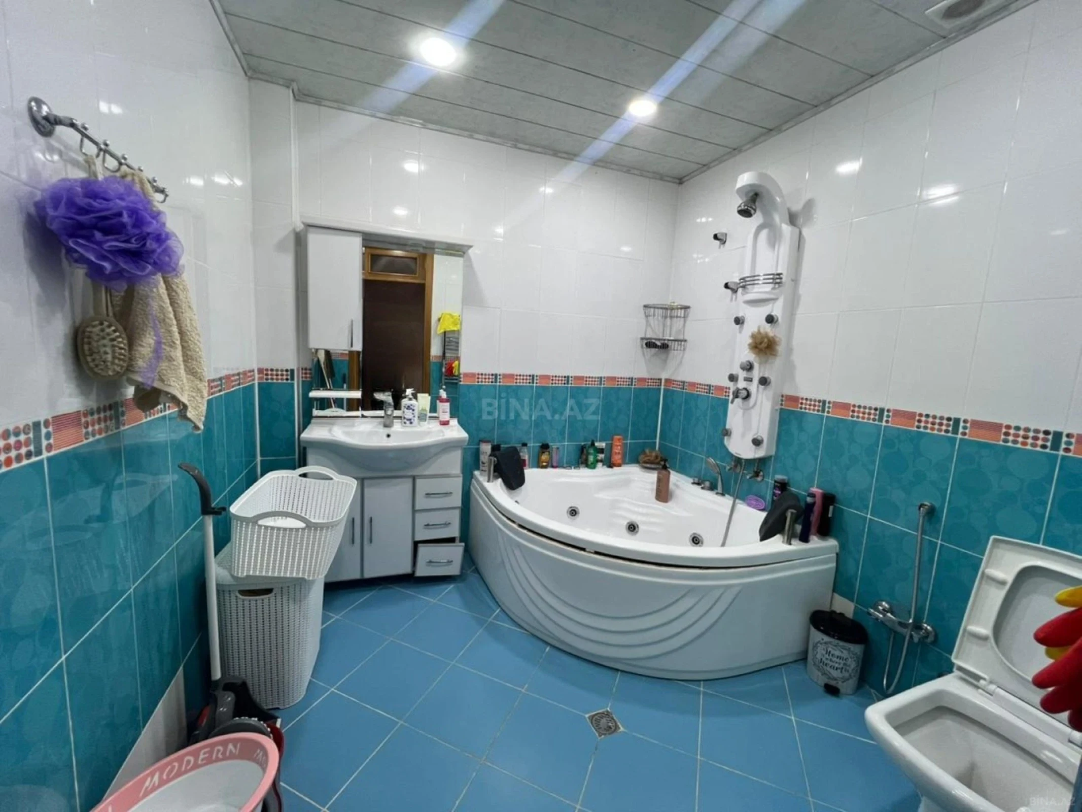 Satılır 3 otaqlı mənzil 130 m²