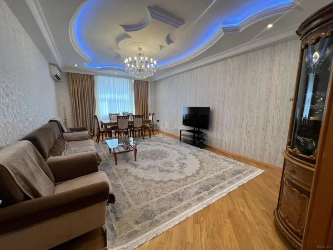 Satılır 3 otaqlı mənzil 130 m²