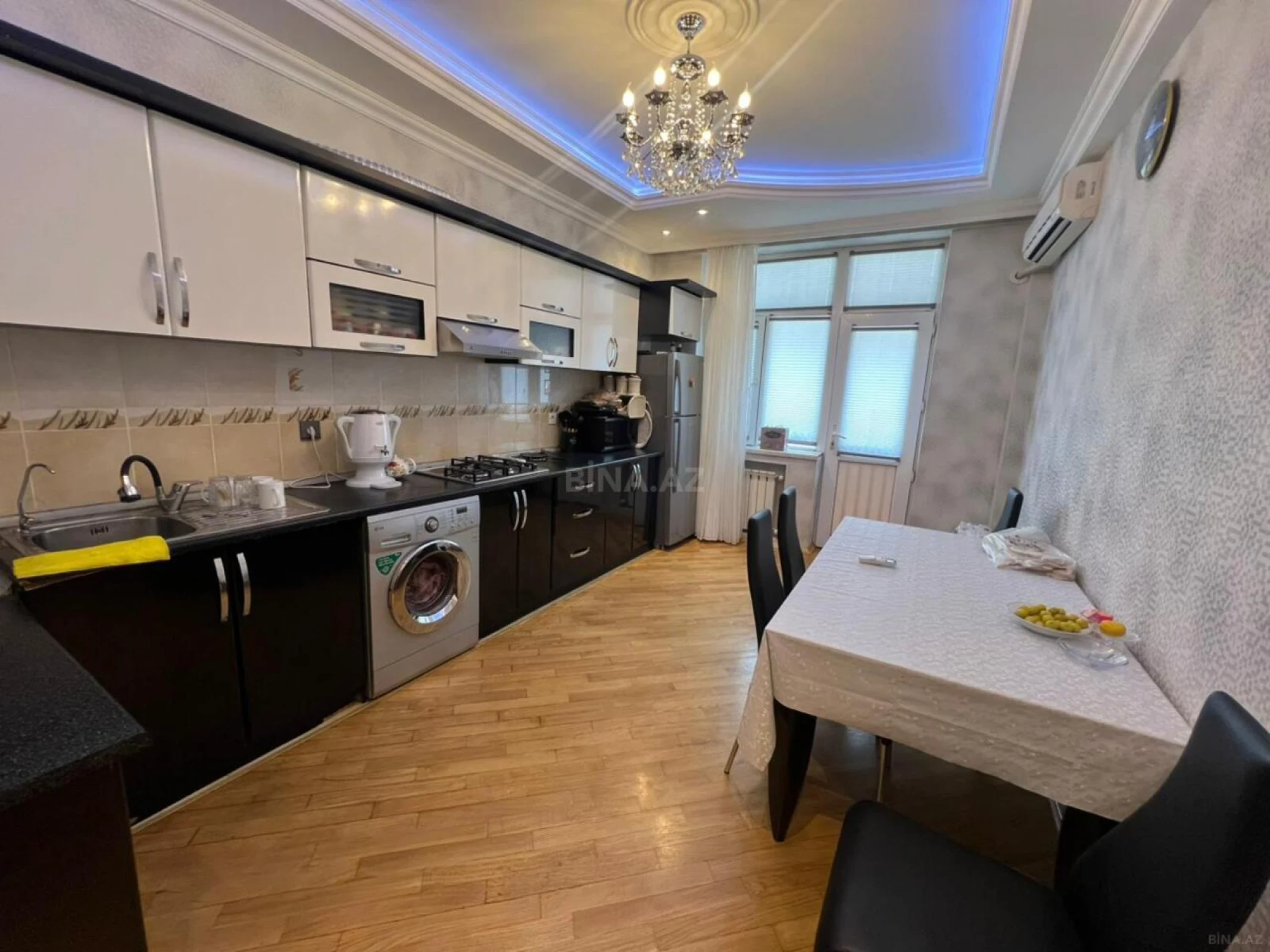 Satılır 3 otaqlı mənzil 130 m²