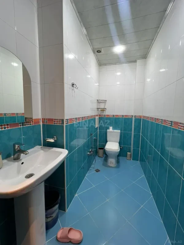 Satılır 3 otaqlı mənzil 130 m²