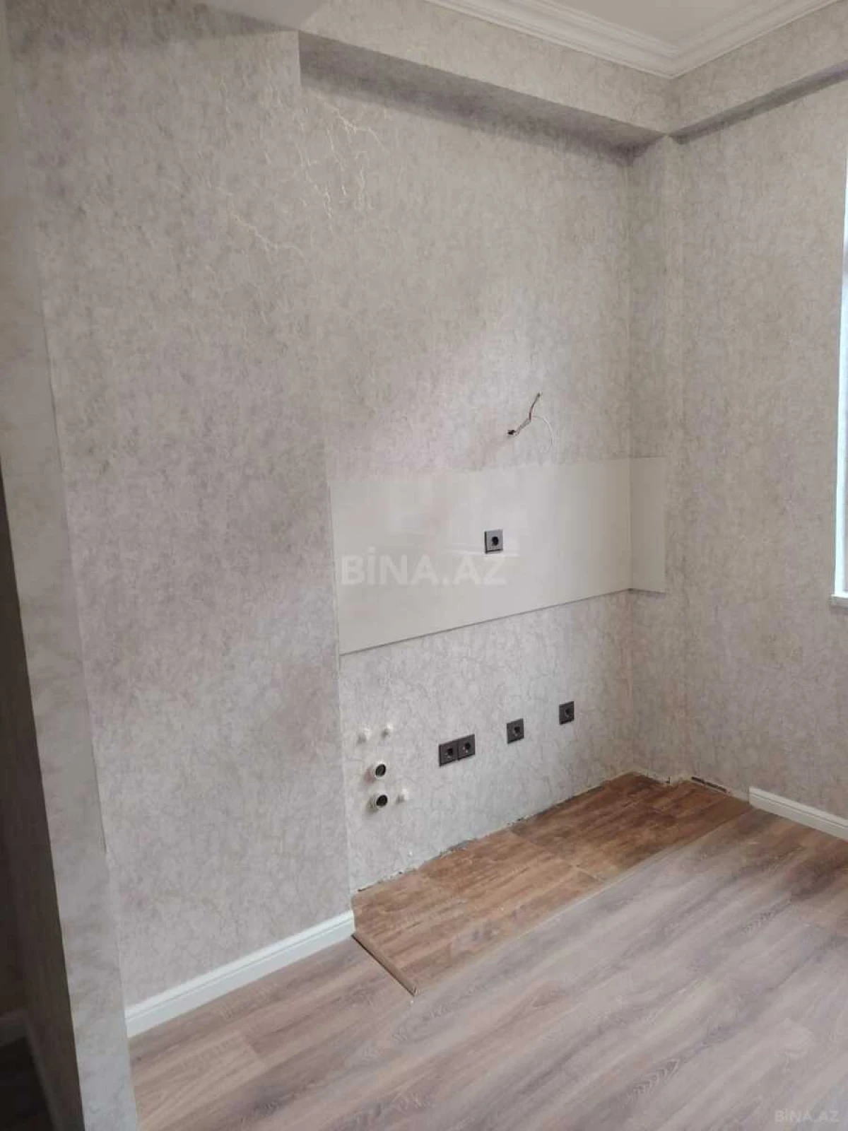 Satılır 2 otaqlı mənzil 83 m²