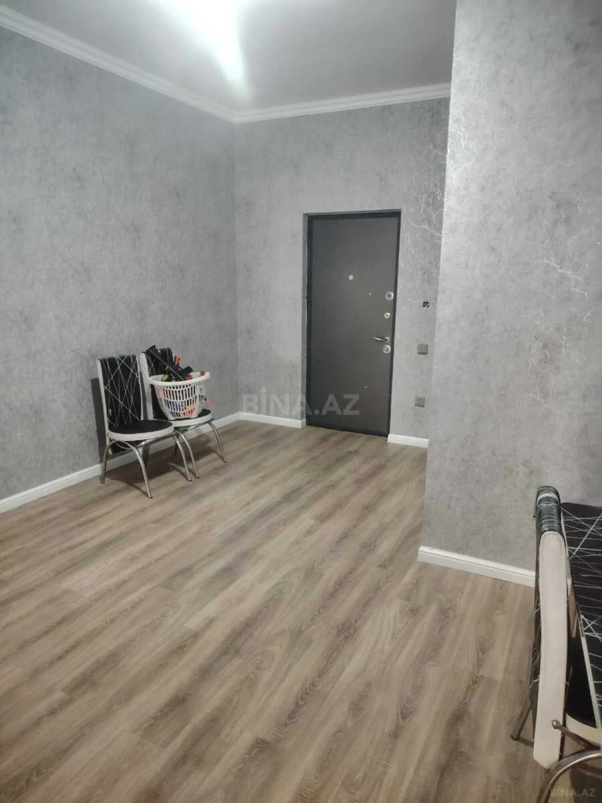 Satılır 2 otaqlı mənzil 83 m²
