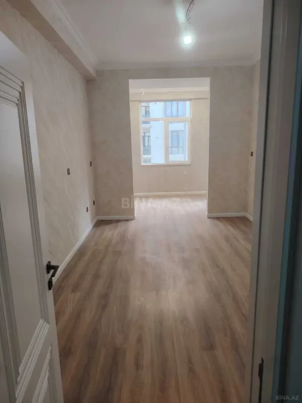 Satılır 2 otaqlı mənzil 83 m²
