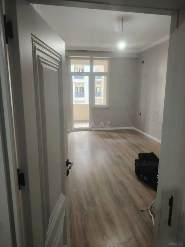 Satılır 2 otaqlı mənzil 83 m²