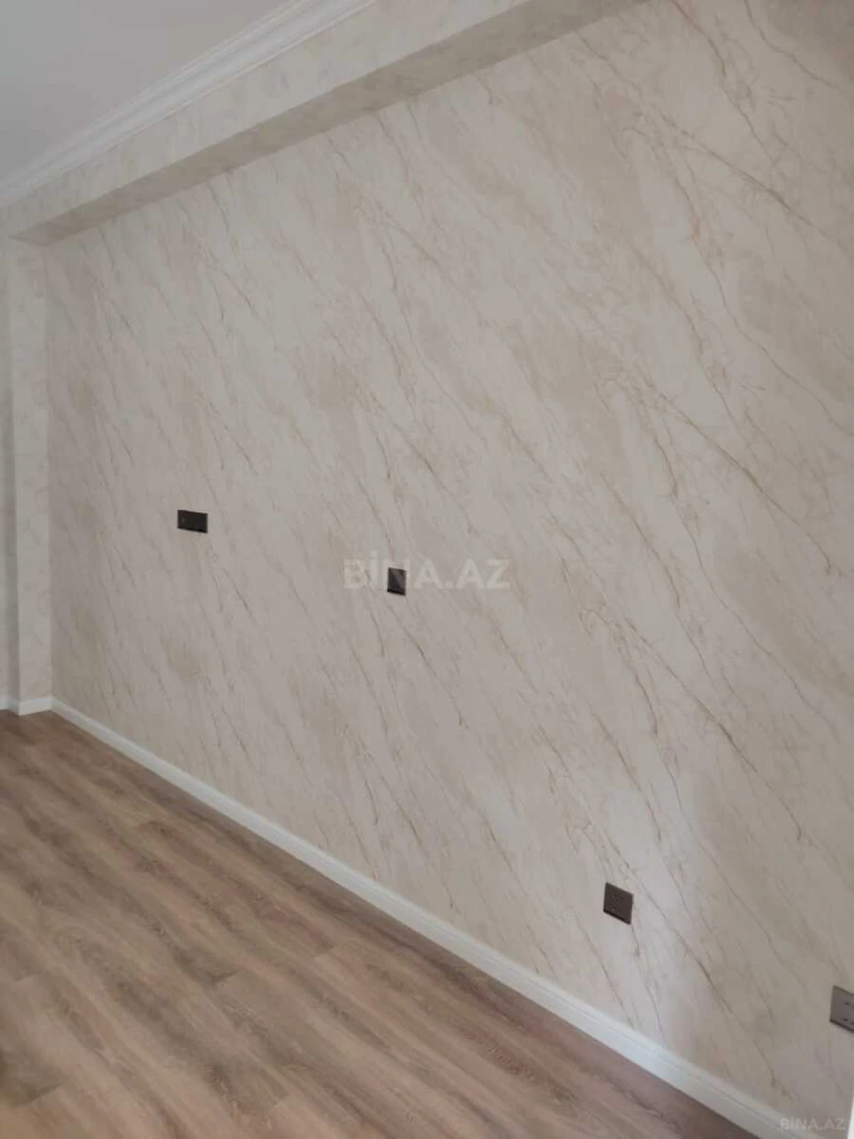 Satılır 2 otaqlı mənzil 83 m²