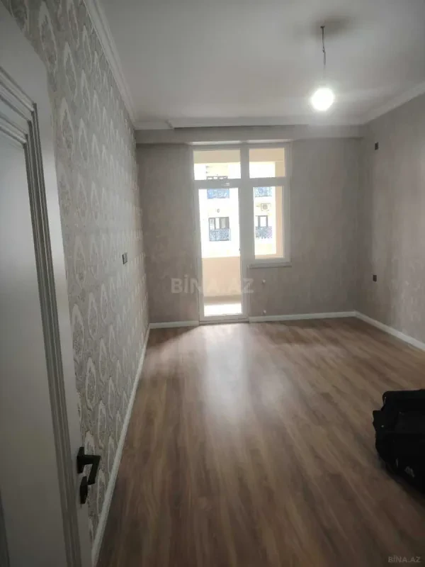 Satılır 2 otaqlı mənzil 83 m²
