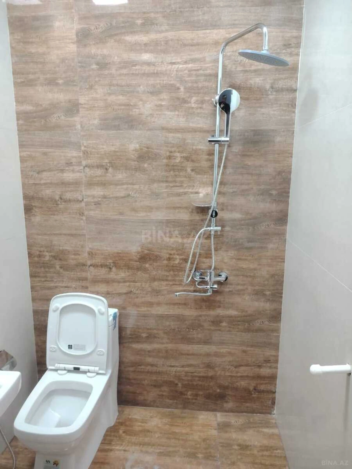 Satılır 2 otaqlı mənzil 83 m²