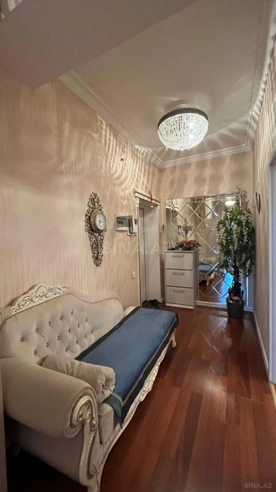 Satılır 4 otaqlı mənzil 100 m²