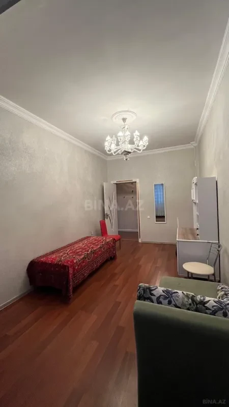 Satılır 4 otaqlı mənzil 100 m²