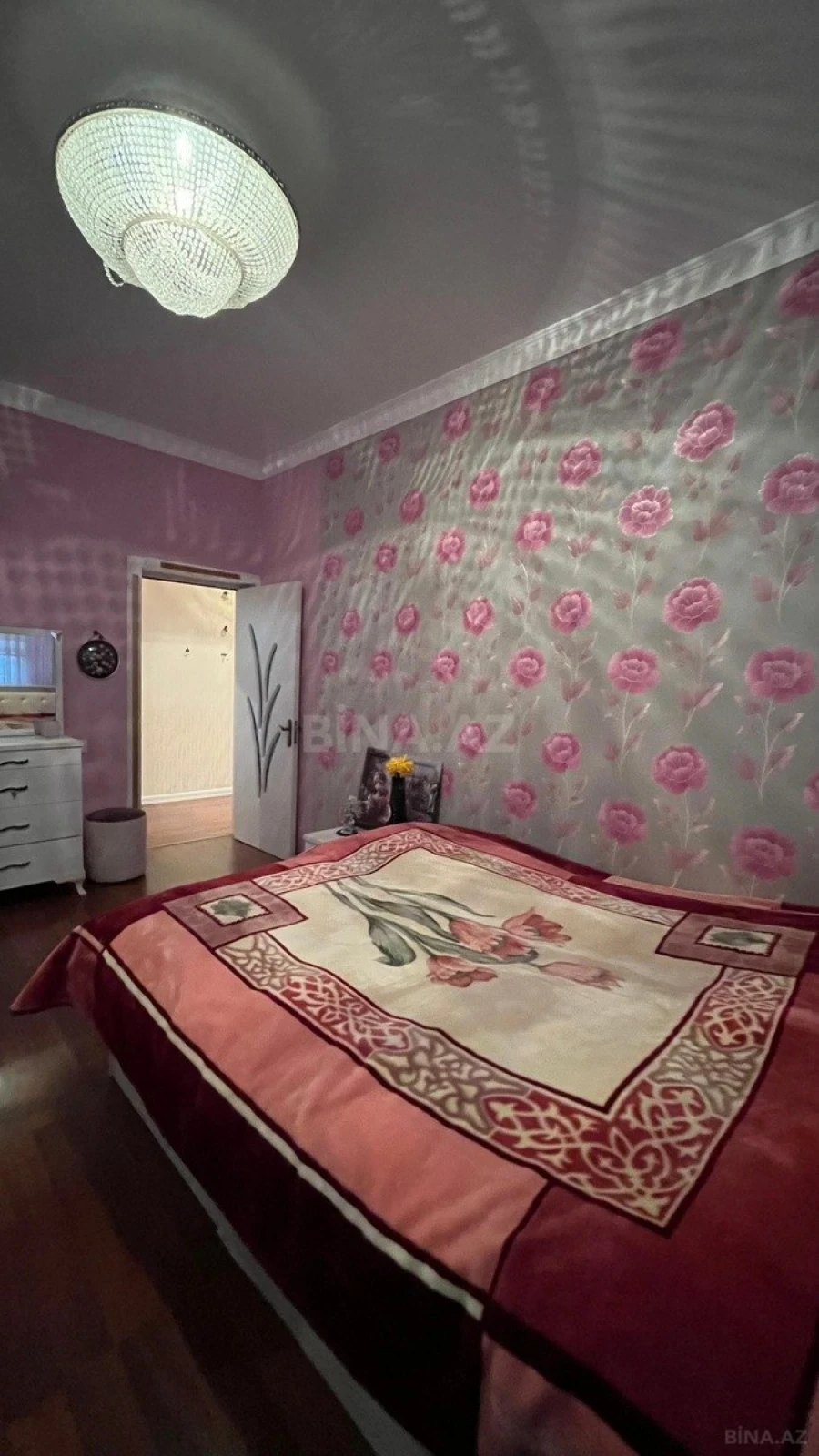 Satılır 4 otaqlı mənzil 100 m²