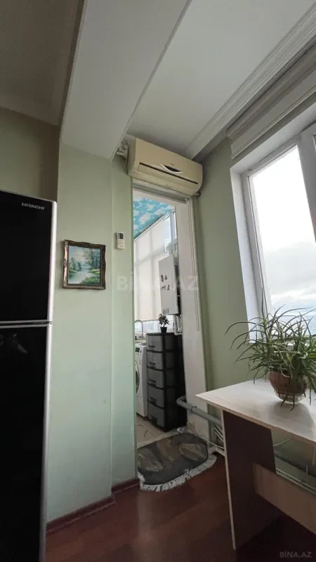 Satılır 4 otaqlı mənzil 100 m²