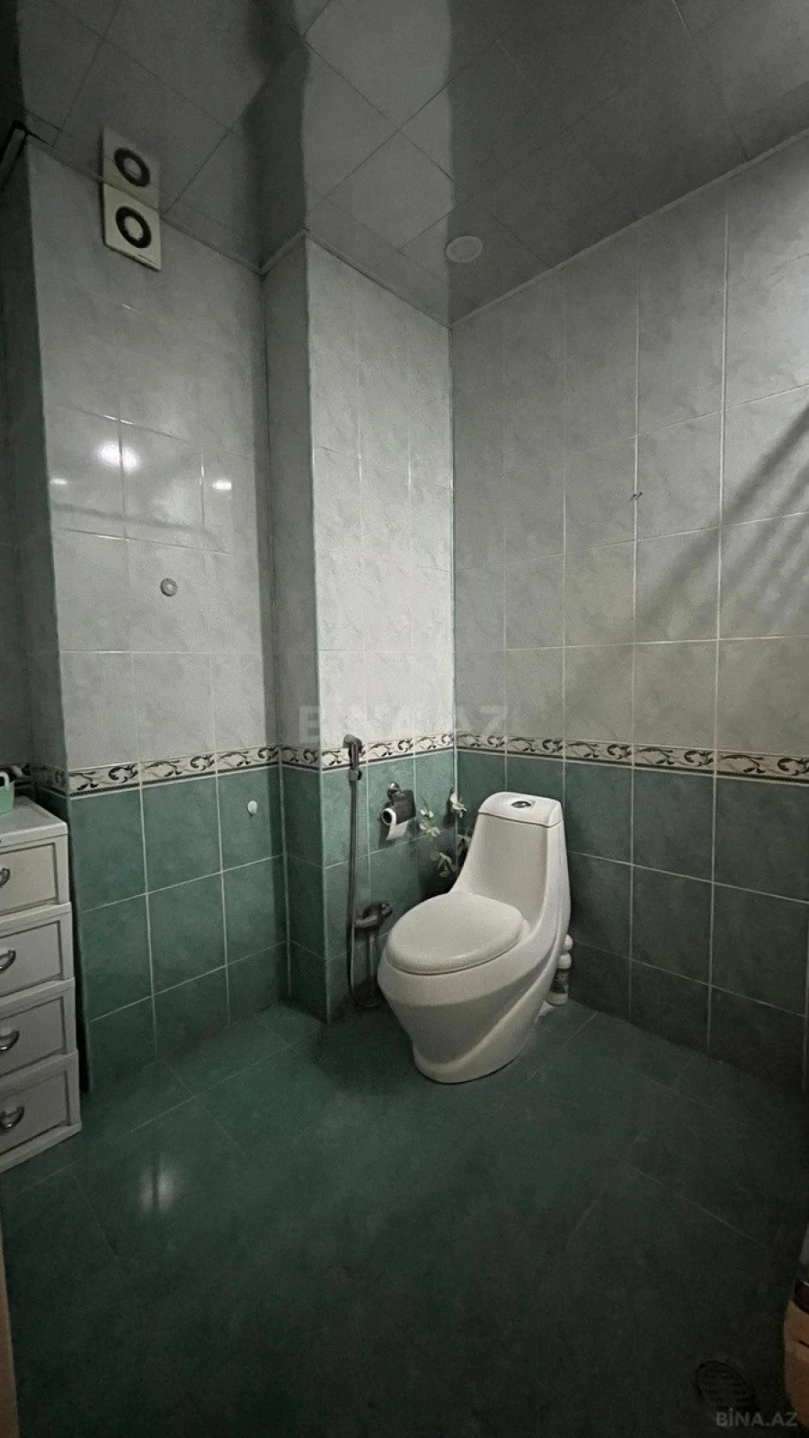 Satılır 4 otaqlı mənzil 100 m²