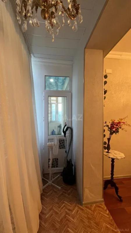 Satılır 4 otaqlı mənzil 100 m²