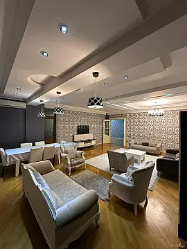 Kirayə verilir 4 otaqlı mənzil 195 m²