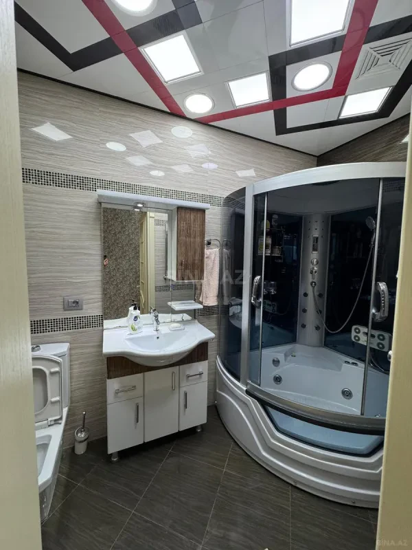 Kirayə verilir 4 otaqlı mənzil 195 m²