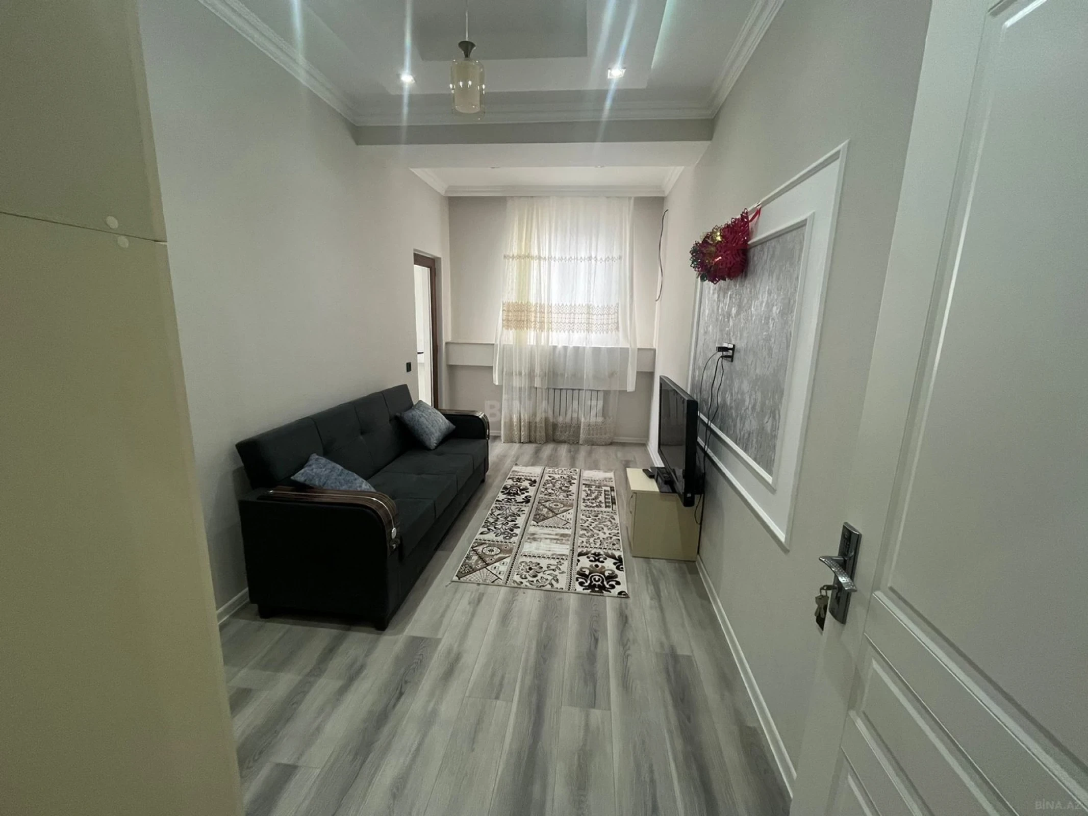 Kirayə verilir 2 otaqlı mənzil 95 m²