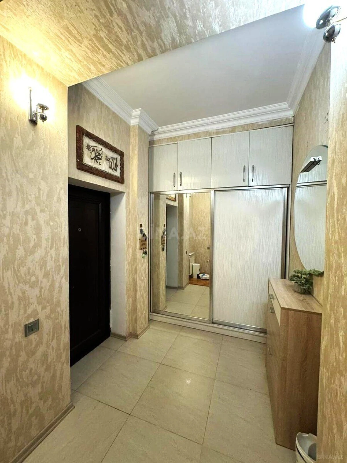 Satılır 2 otaqlı mənzil 90 m²