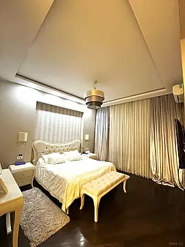 Satılır 5 otaqlı mənzil 200 m²