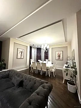 Satılır 5 otaqlı mənzil 200 m²