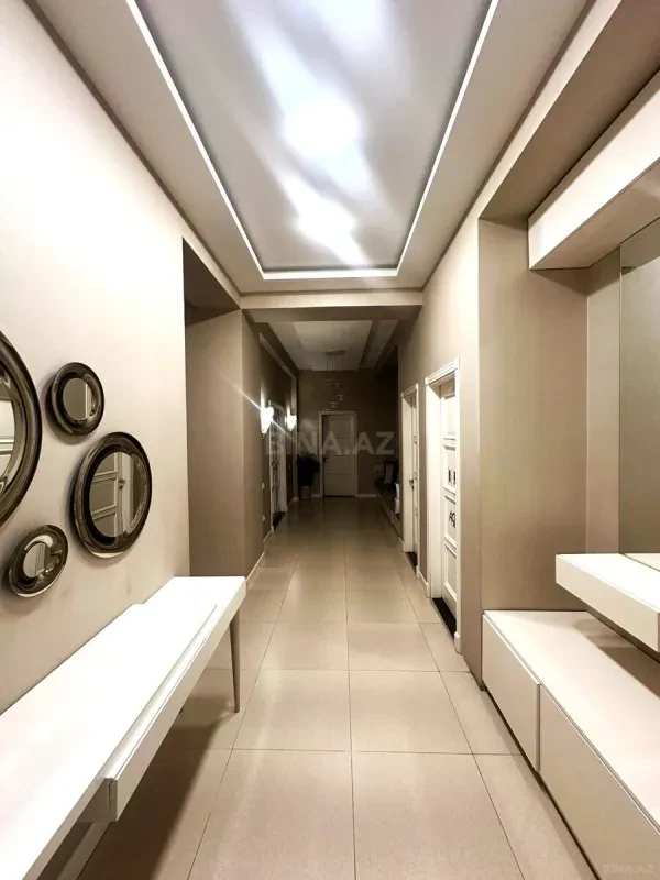 Satılır 5 otaqlı mənzil 200 m²