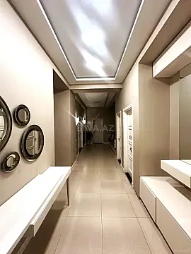 Satılır 5 otaqlı mənzil 200 m²