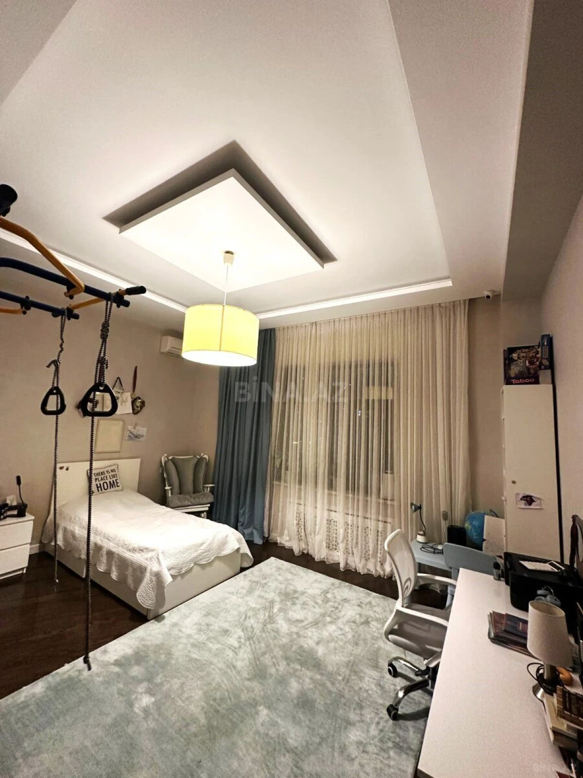 Satılır 5 otaqlı mənzil 200 m²