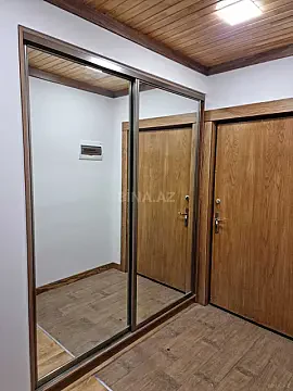 Satılır 7 otaqlı həyət evi 365 m²