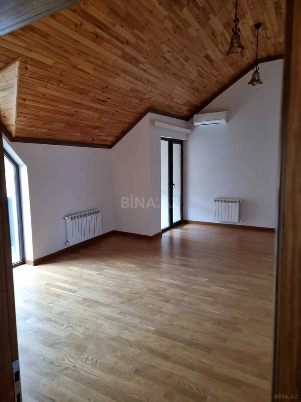 Satılır 7 otaqlı həyət evi 365 m²