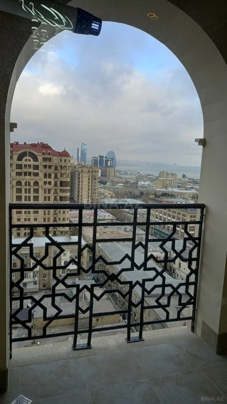 Kirayə verilir 2 otaqlı mənzil 80 m²