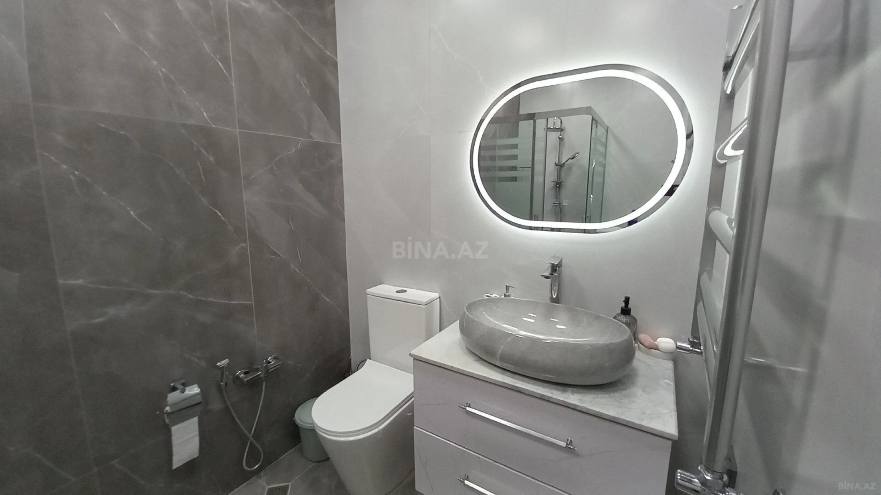 Kirayə verilir 2 otaqlı mənzil 80 m²