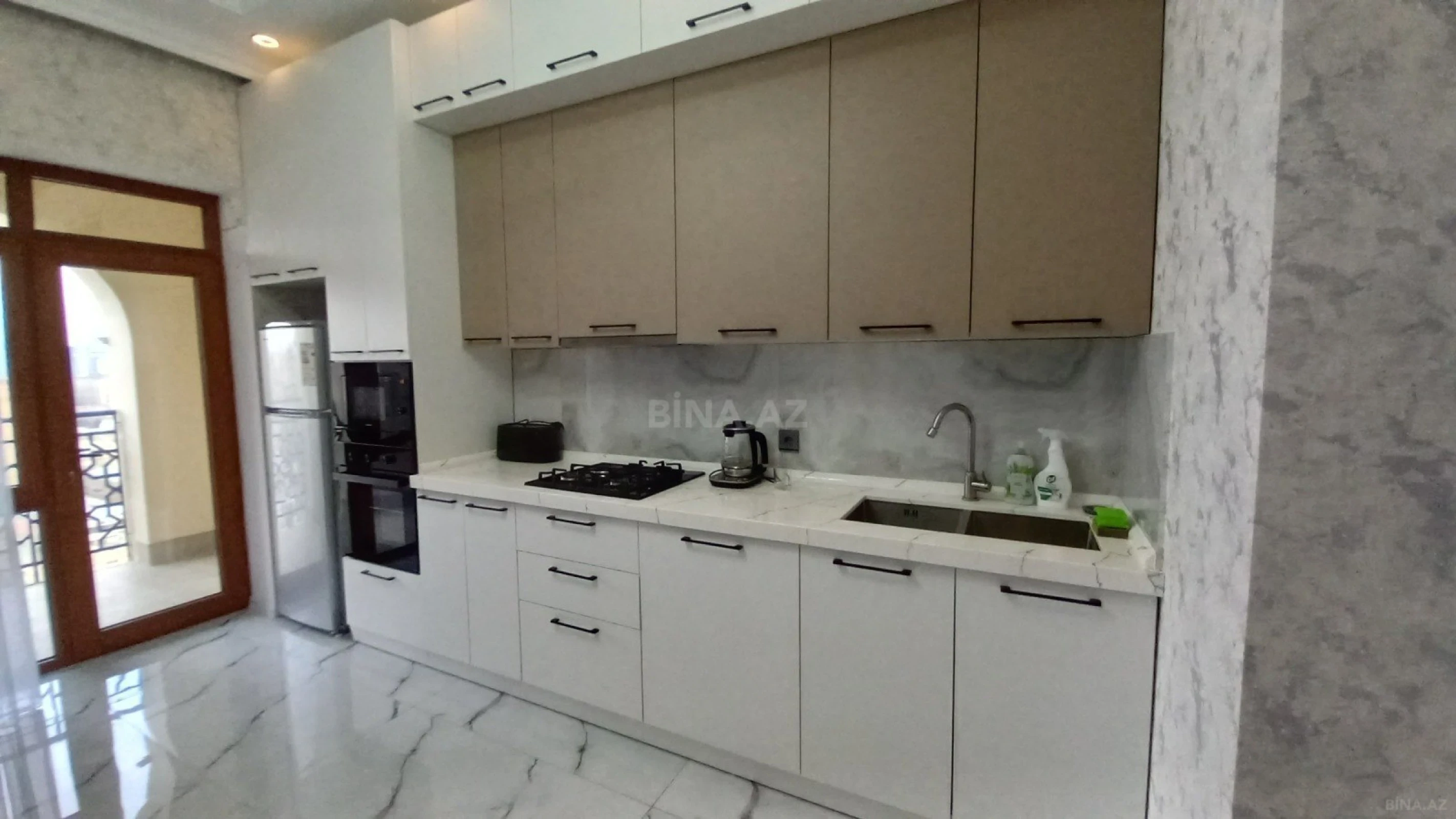 Kirayə verilir 2 otaqlı mənzil 80 m²