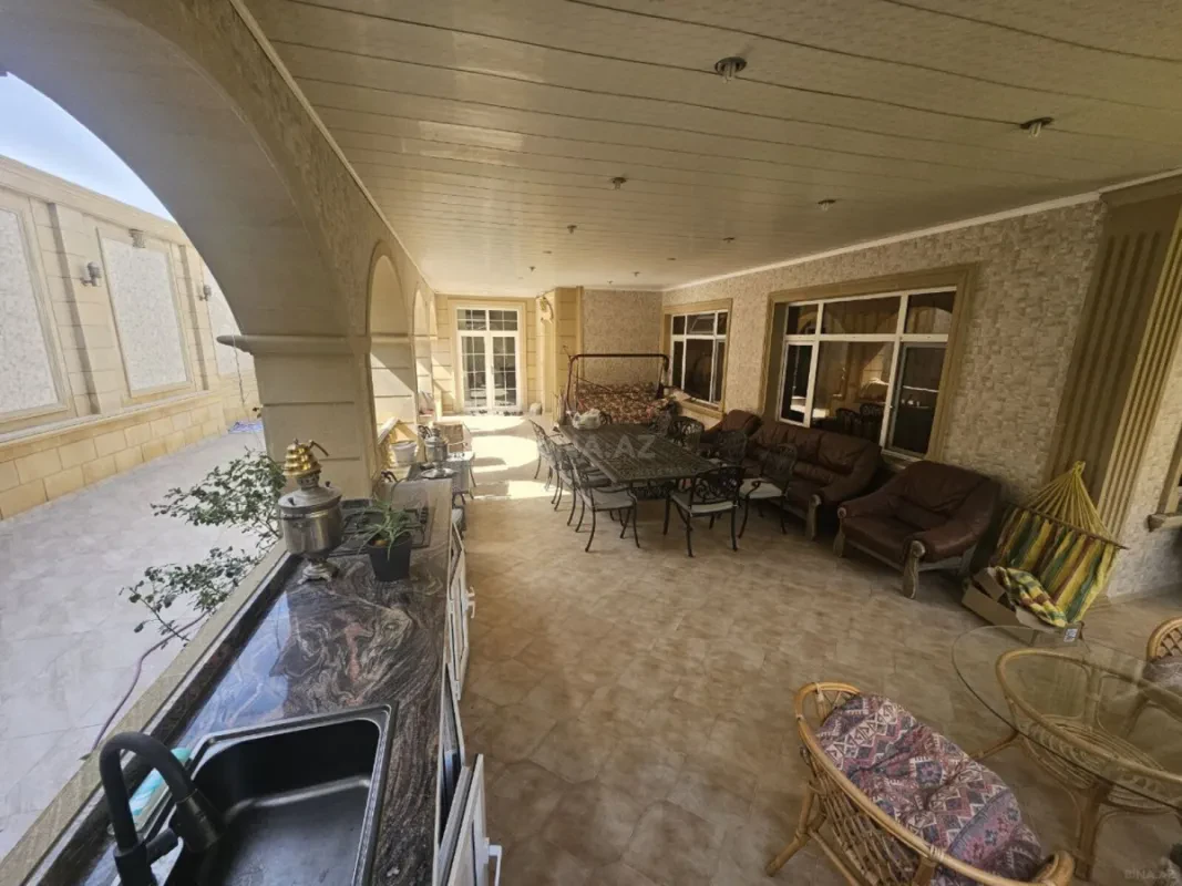 Satılır 6 otaqlı həyət evi 400 m²