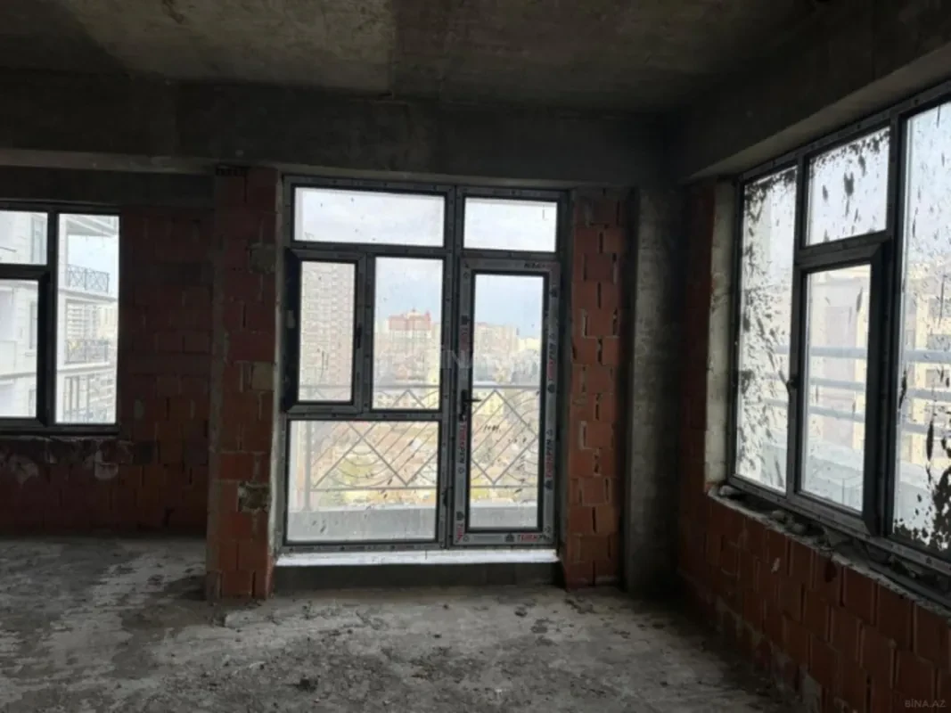 Satılır 3 otaqlı mənzil 150 m²