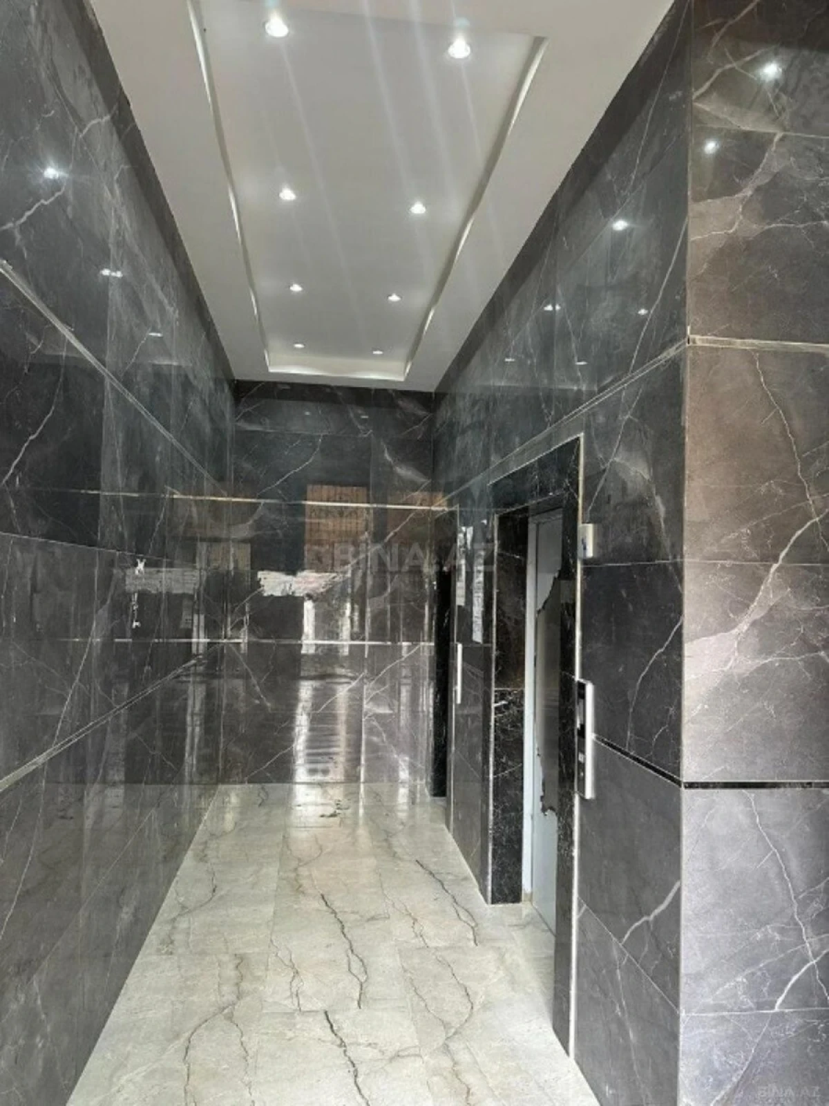 Satılır 3 otaqlı mənzil 150 m²