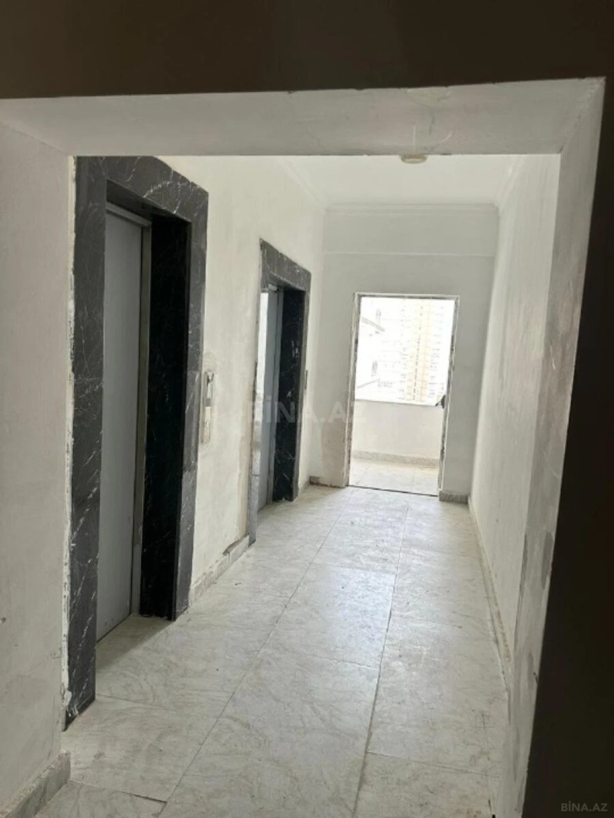Satılır 3 otaqlı mənzil 150 m²