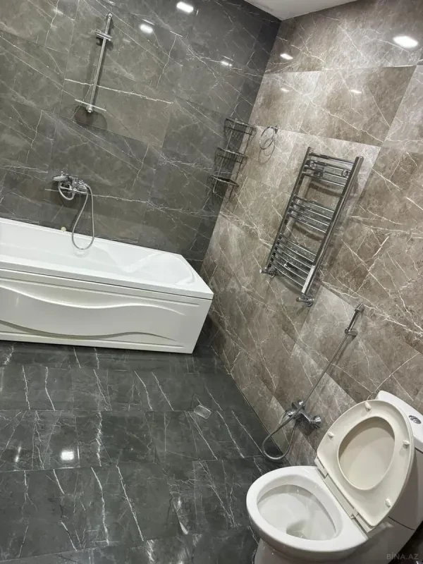 Kirayə verilir 3 otaqlı mənzil 150 m²