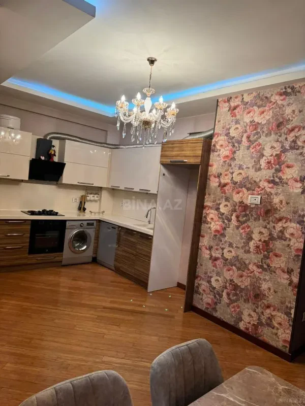 Kirayə verilir 3 otaqlı mənzil 150 m²