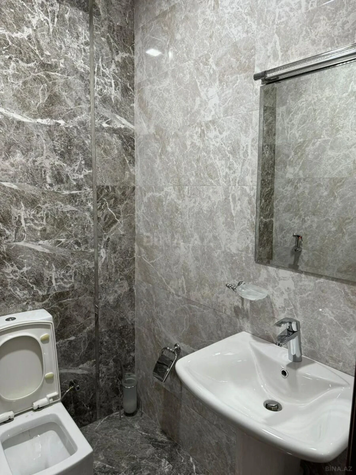 Kirayə verilir 3 otaqlı mənzil 150 m²