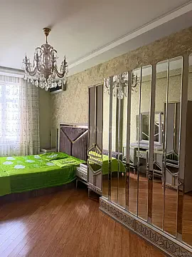 Kirayə verilir 3 otaqlı mənzil 150 m²