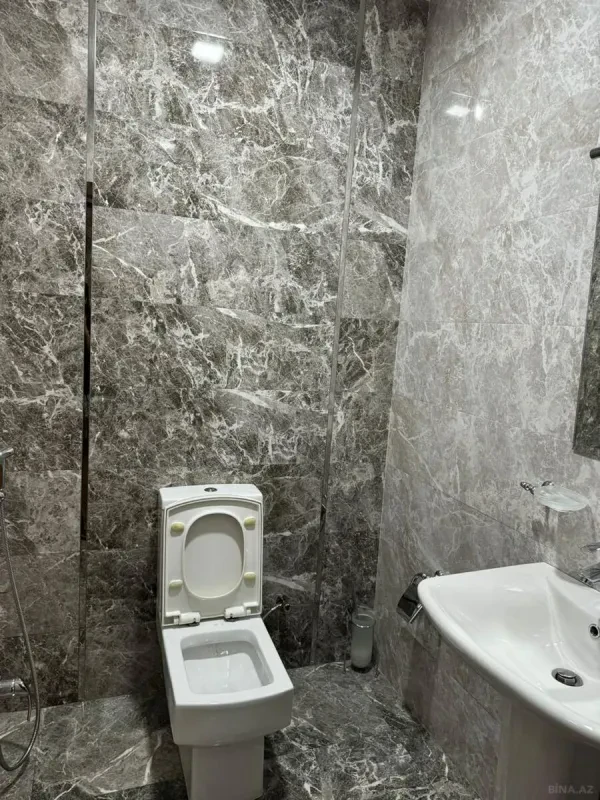 Kirayə verilir 3 otaqlı mənzil 150 m²