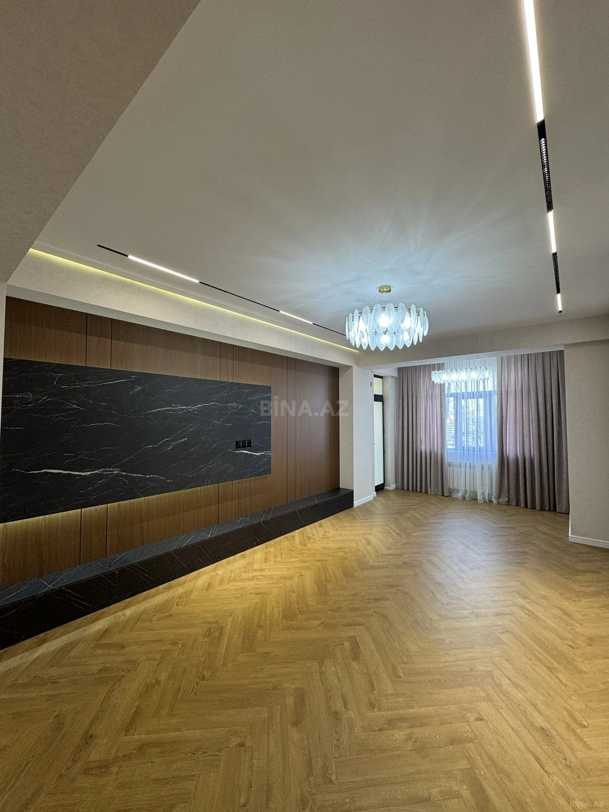 Satılır 3 otaqlı mənzil 146 m²