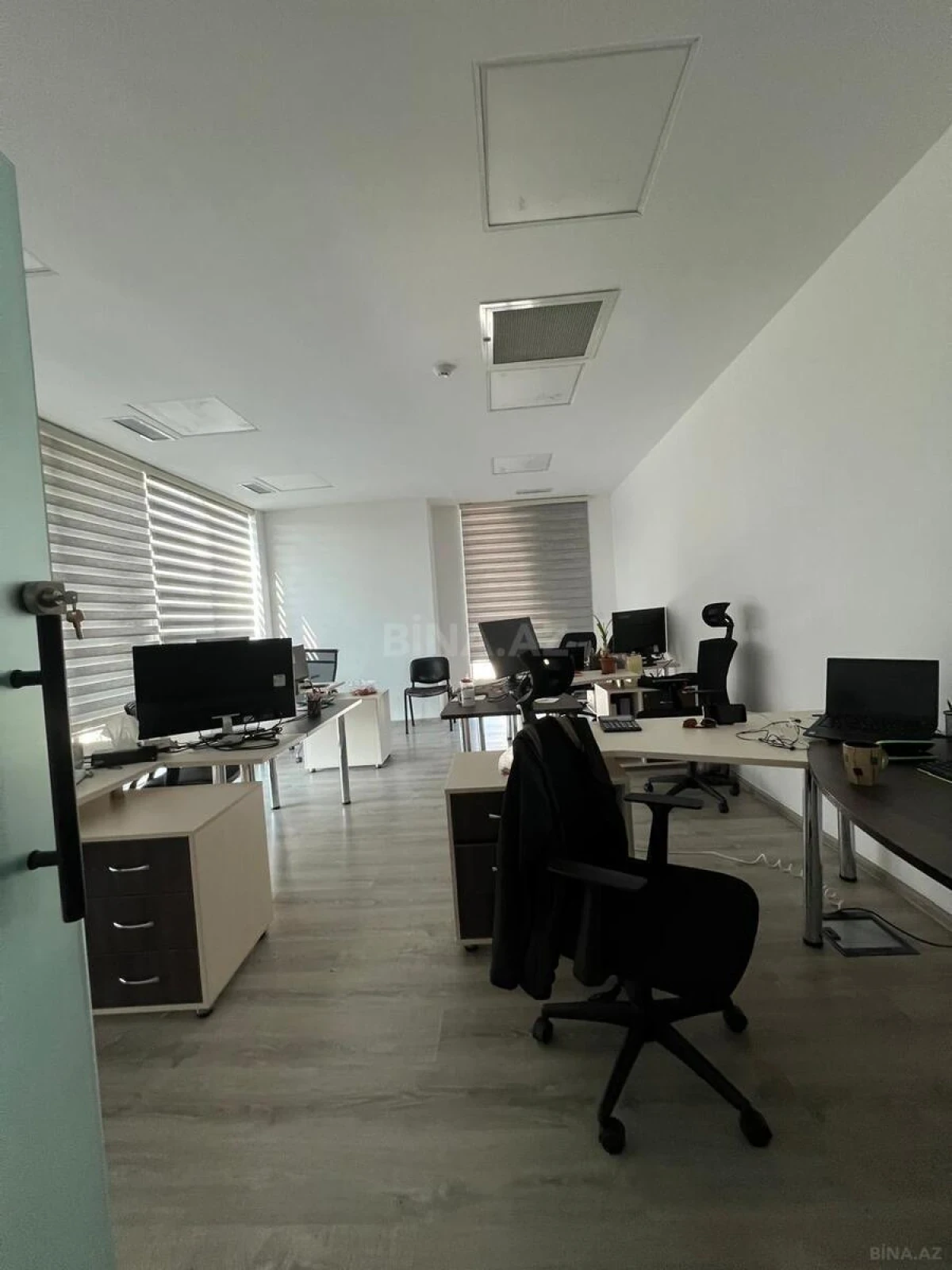 Kirayə verilir 2 otaqlı ofis 70 m²