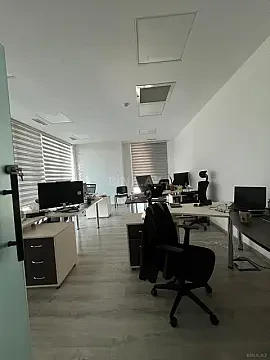 Kirayə verilir 2 otaqlı ofis 70 m²