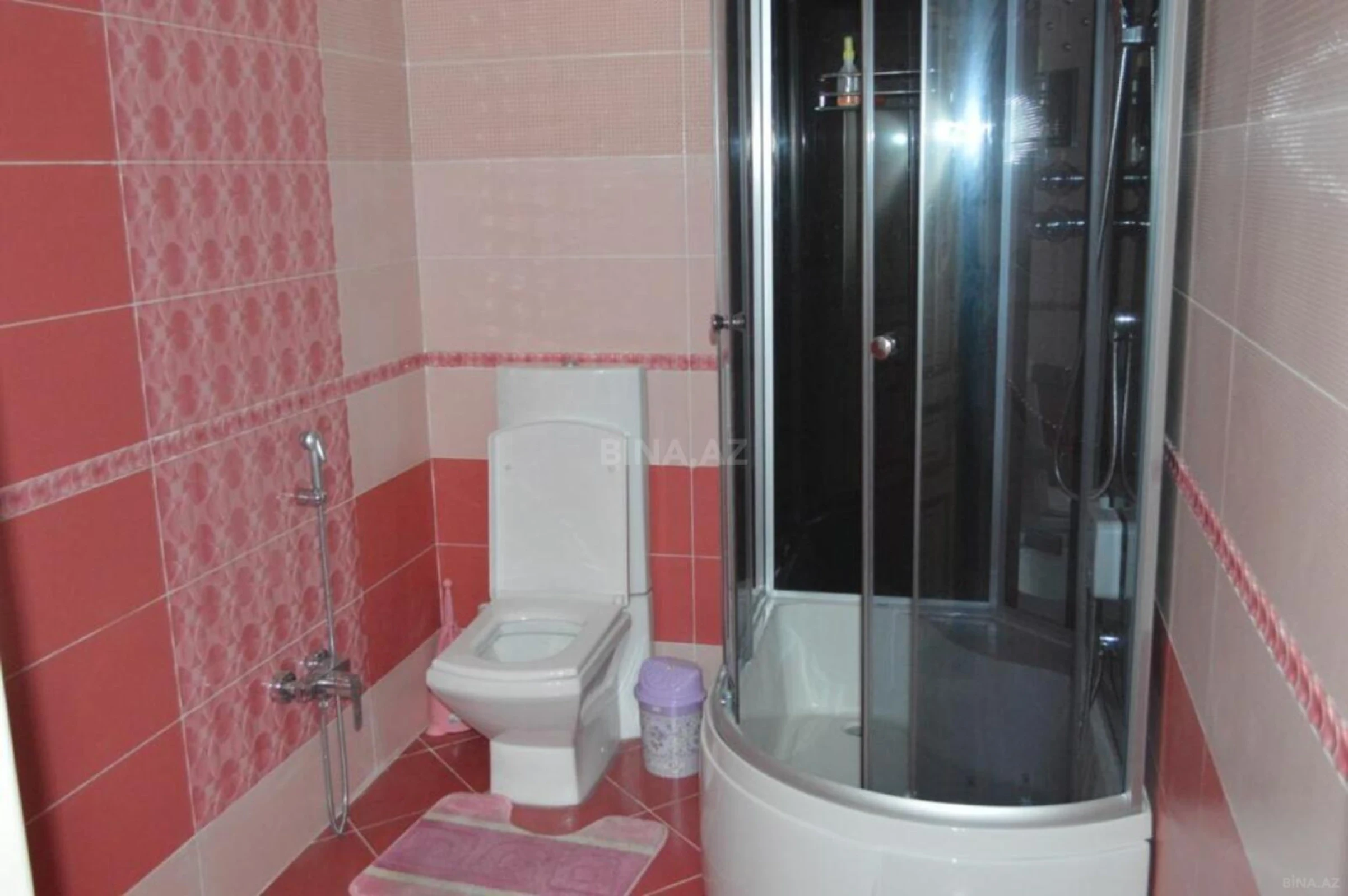 Satılır 10 otaqlı həyət evi 600 m²