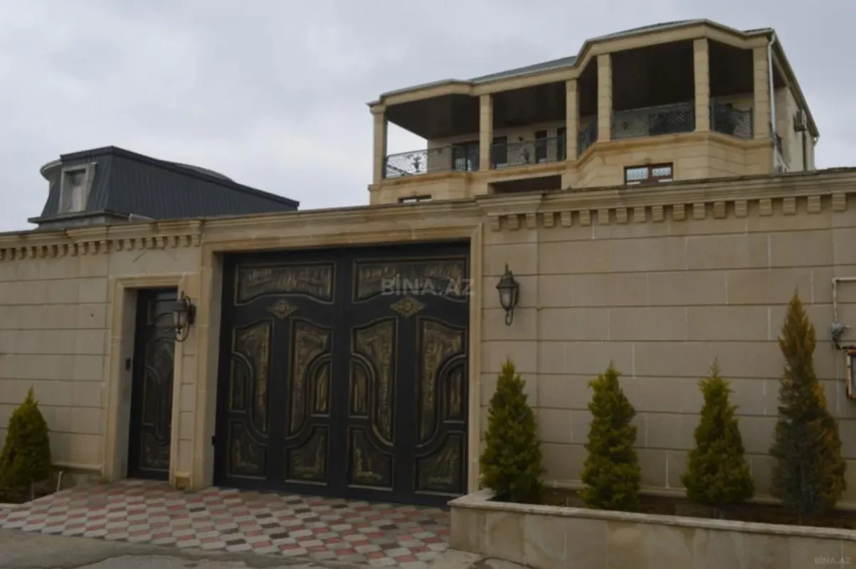Satılır 10 otaqlı həyət evi 600 m²