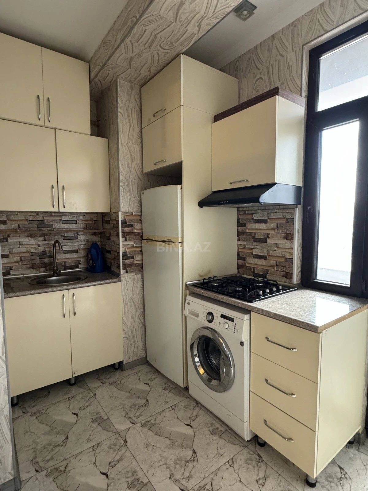 Kirayə verilir 3 otaqlı mənzil 63 m²