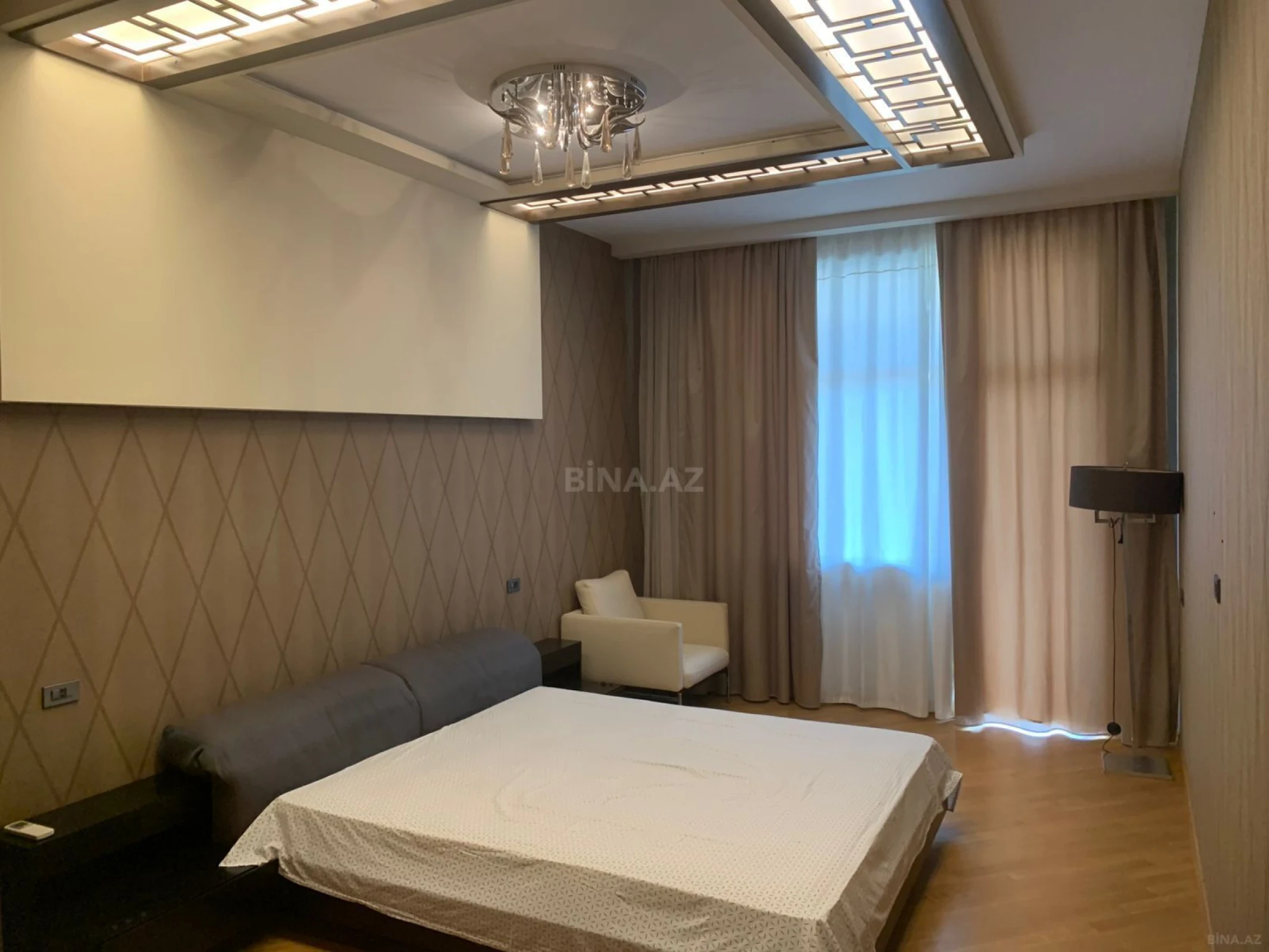 Kirayə verilir 3 otaqlı mənzil 170 m²