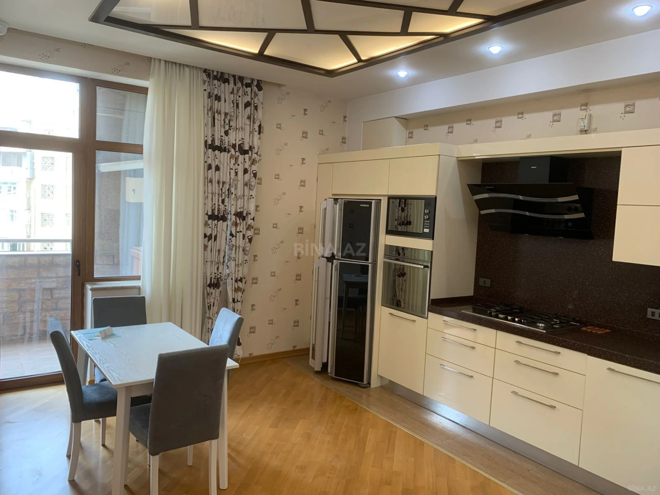 Kirayə verilir 3 otaqlı mənzil 170 m²